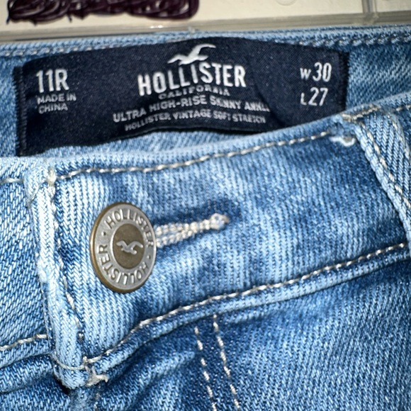 Hollister Straight Leg Jeans - Picture 4 of 4